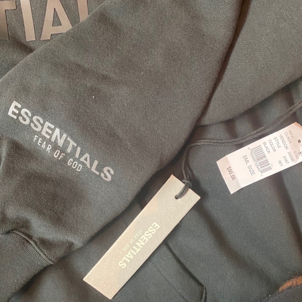 Fear of god essentials - Picture 3 of 4